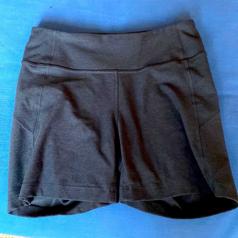 Outdoor Voices EUC Warm Up Short-5 inch